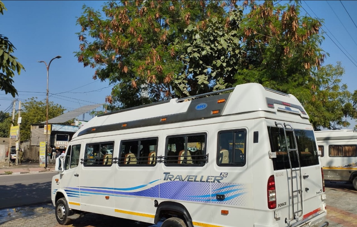 Tempo Traveller 25 rear view